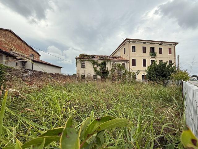 Proprietà rustica in vendita di 160 m² in Via Euganea Feriole, 360