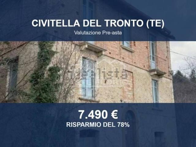 Proprietà rustica in vendita di 169 m² in Via Santa Lucia