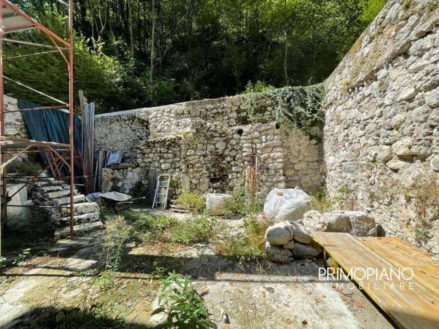 Proprietà rustica in vendita di 180 m² in Frazione Frizzi