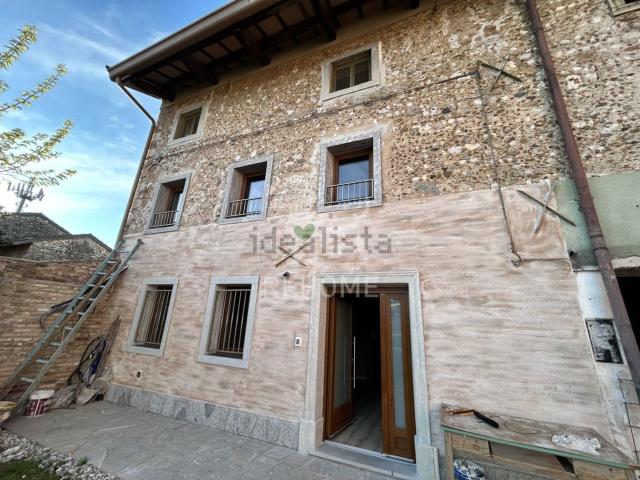 Proprietà rustica in vendita di 184 m² in Via Europa Unita, 7