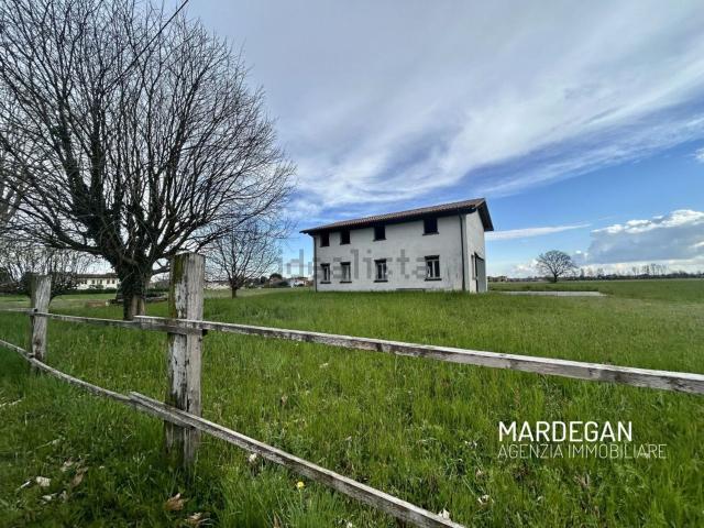 Proprietà rustica in vendita di 110 m² in Via Monte Grappa