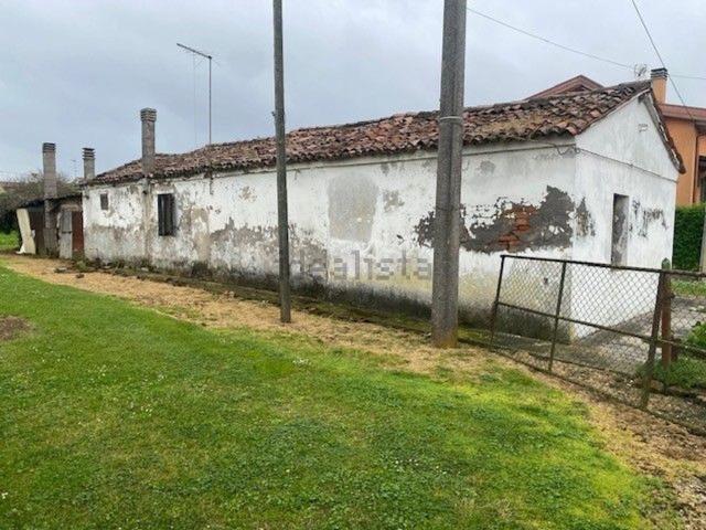 Proprietà rustica in vendita di 121 m² in Via Ceperneo