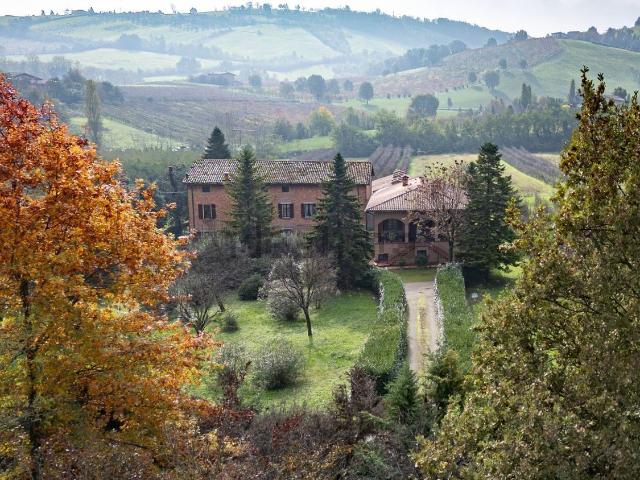 Casa di campagna in vendita di 1223 m² in Via Palona, 46