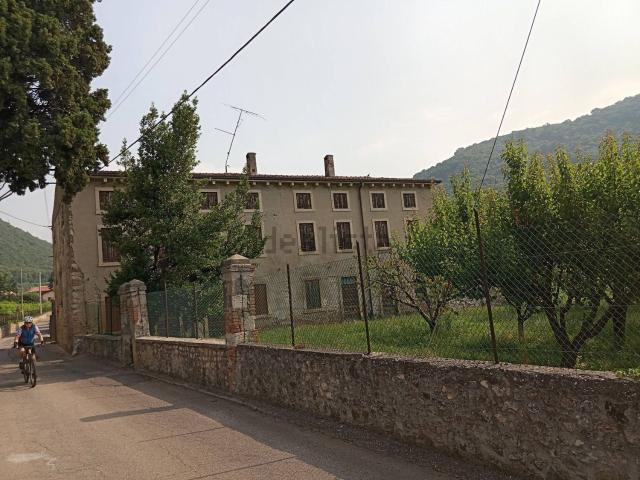Proprietà rustica in vendita di 1370 m²