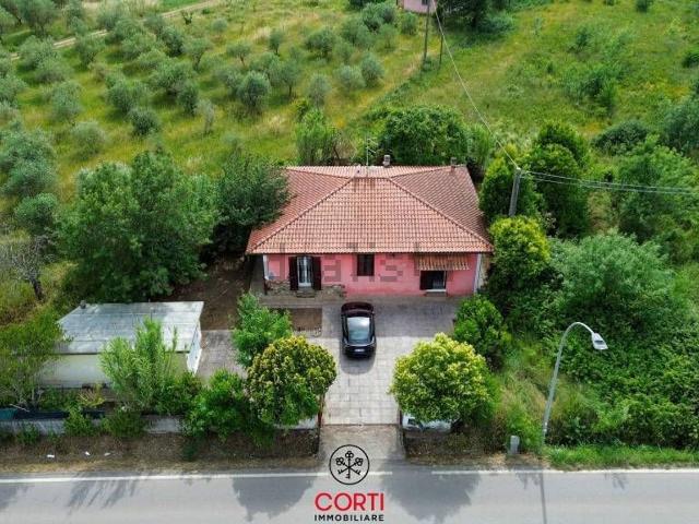 Proprietà rustica in vendita di 139 m² in Via Aurelia Vecchia