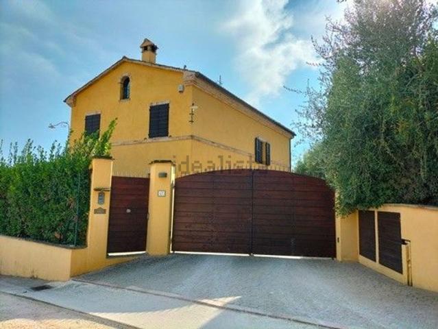 Proprietà rustica in vendita di 250 m² in Via Acquaviva