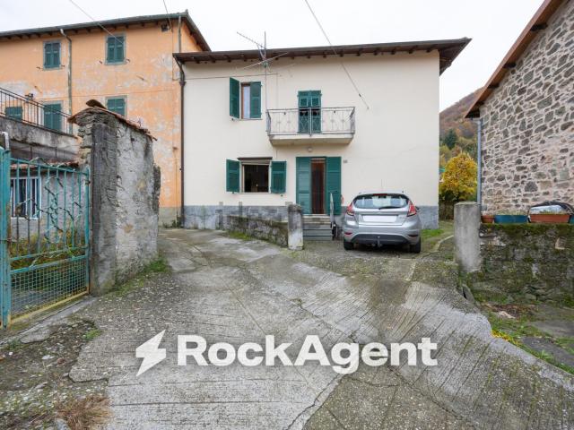 Proprietà rustica in vendita di 252 m² in Località Villa Regnano