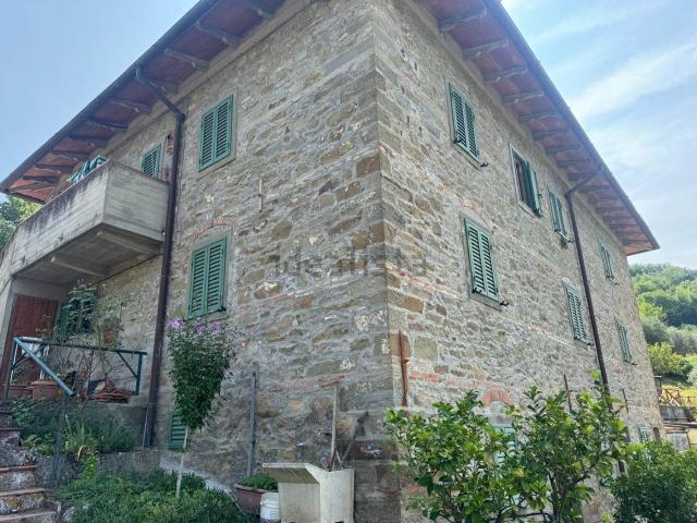 Proprietà rustica in vendita di 262 m² in Località Varena