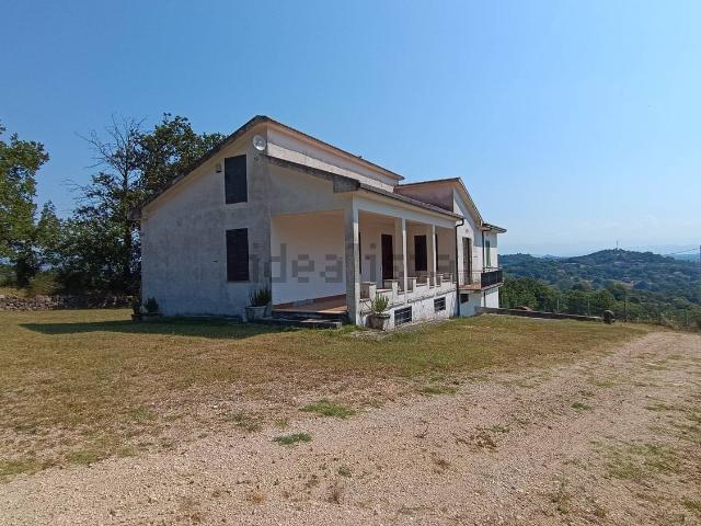 Proprietà rustica in vendita di 265 m² in Via di Villa Cocceio
