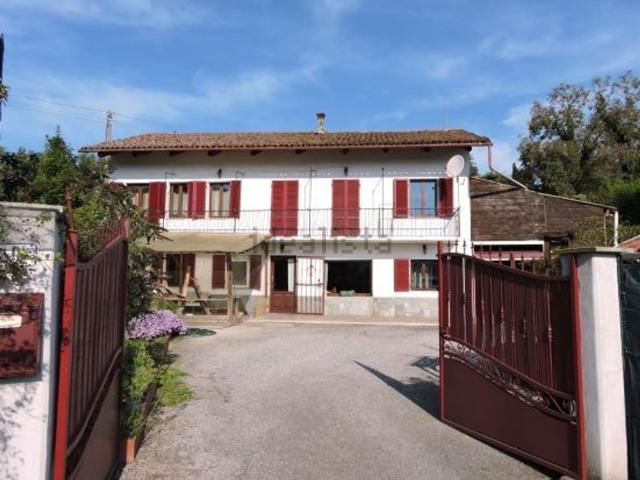 Proprietà rustica in vendita di 270 m² in Via Narzole