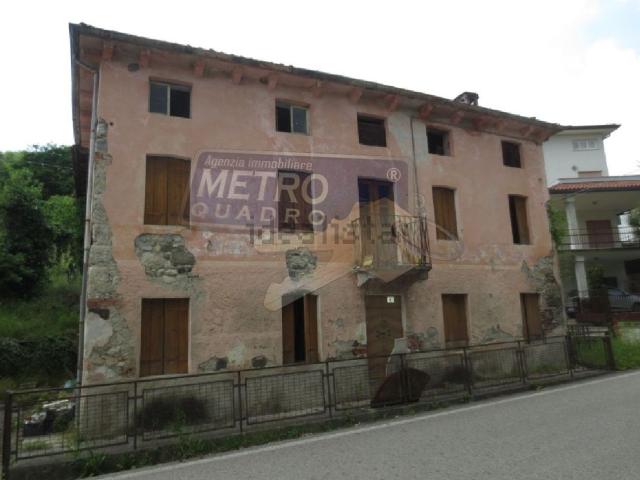 Proprietà rustica in vendita di 296 m² in Via Perlena, 81