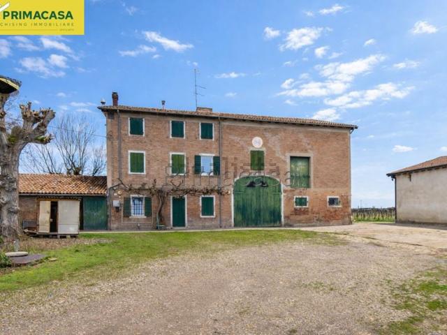 Proprietà rustica in vendita di 200 m² in Via A. Manzoni