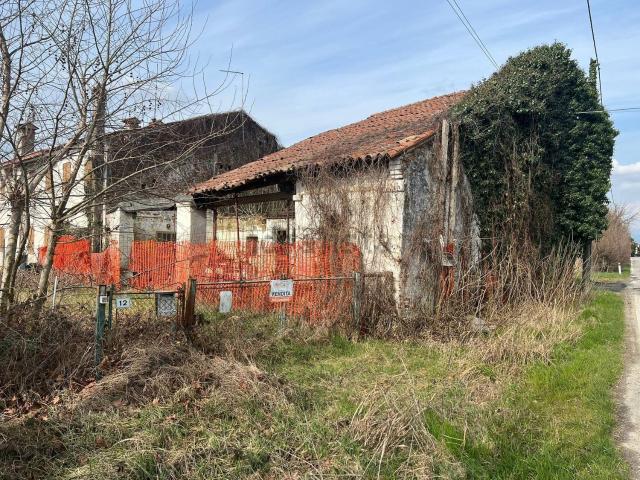 Proprietà rustica in vendita di 200 m² in Via Sega