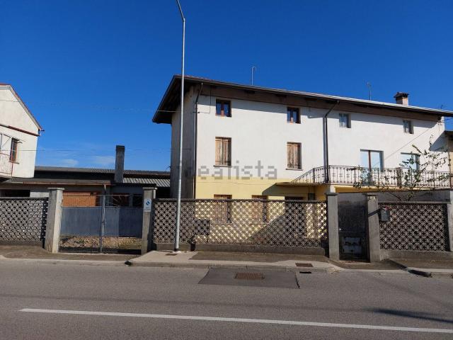 Proprietà rustica in vendita di 208 m² in Via San Daniele