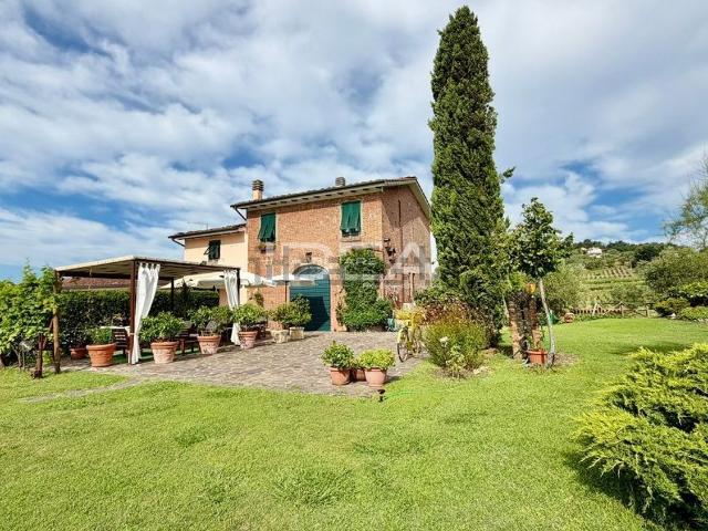 Proprietà rustica in vendita di 210 m² in Via Piana
