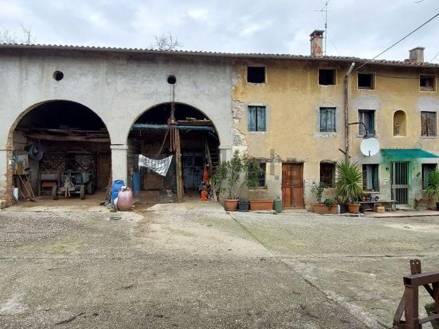 Proprietà rustica in vendita di 211 m² in Via Ferrabosco