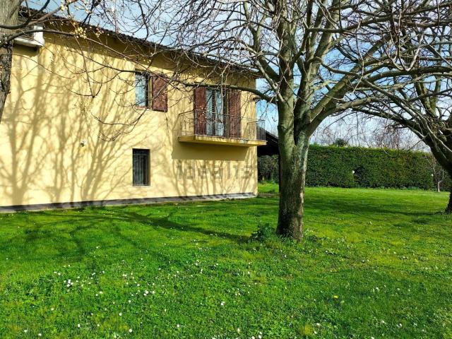 Proprietà rustica in vendita di 238 m² in Via Croce del Monte