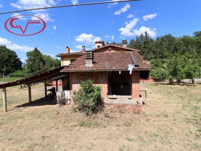 Proprietà rustica in vendita di 360 m² in Via della Pergola