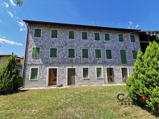 Proprietà rustica in vendita di 364 m² in Via Stradelle, 24