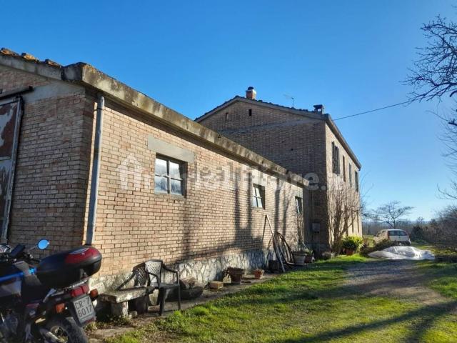 Proprietà rustica in vendita di 370 m² in Strada delle Ropole