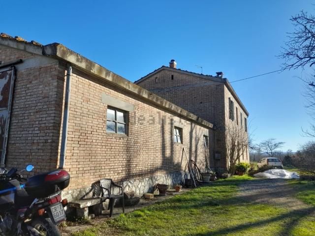 Proprietà rustica in vendita di 370 m² in Strada delle Ropole
