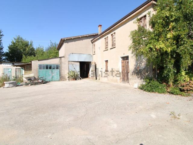Proprietà rustica in vendita di 382 m² in Via Este Lendinara, 21