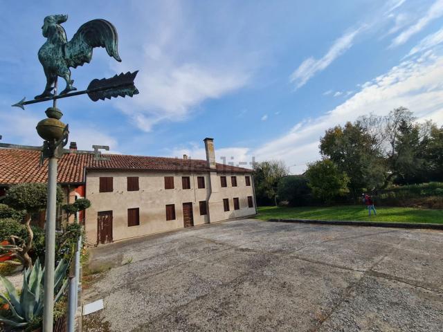 Proprietà rustica in vendita di 385 m² in Via Padova, 83