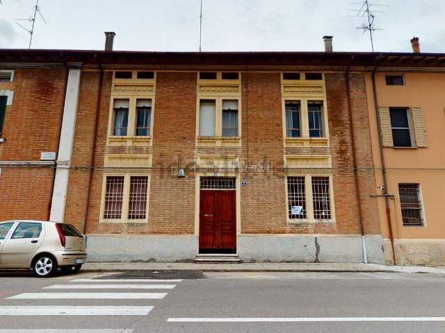 Proprietà rustica in vendita di 300 m² in Via Carlo Catellani, 2