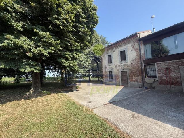 Proprietà rustica in vendita di 330 m² in Via Guglielmo Marconi