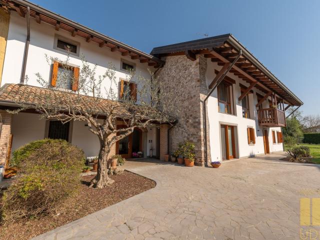 Proprietà rustica in vendita di 450 m² in Via Veneto