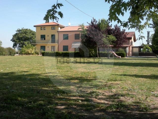 Proprietà rustica in vendita di 450 m²