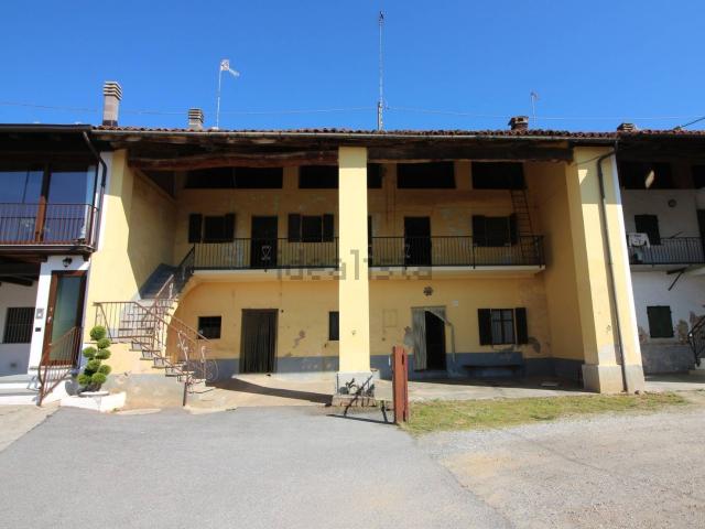 Proprietà rustica in vendita di 487 m² in Via Langhe, 162