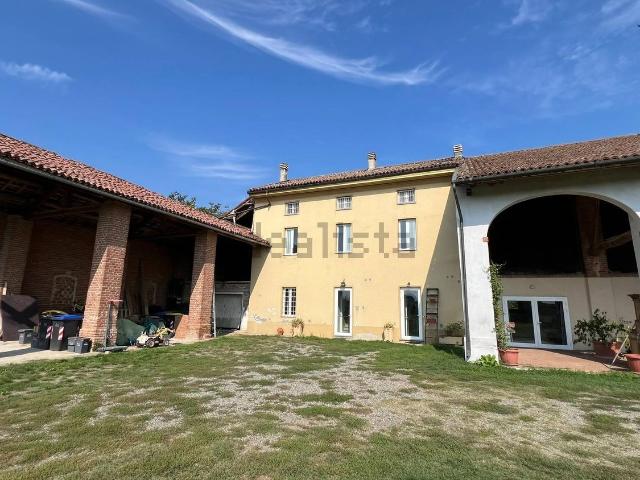 Proprietà rustica in vendita di 495 m² in Via Ovada, 112