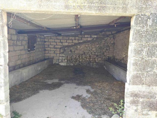 Proprietà rustica in vendita di 416 m² in Strada Provinciale 101