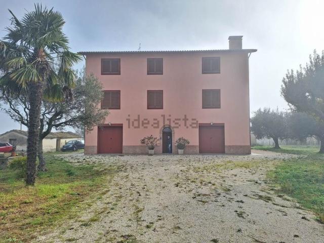 Proprietà rustica in vendita di 649 m²
