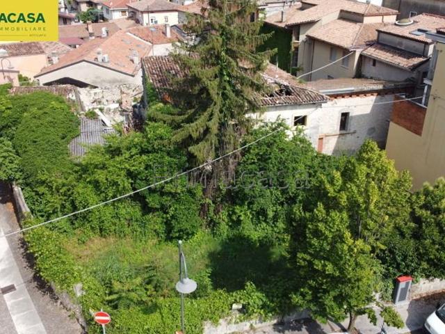 Proprietà rustica in vendita di 650 m² in Via Celestino Ledri