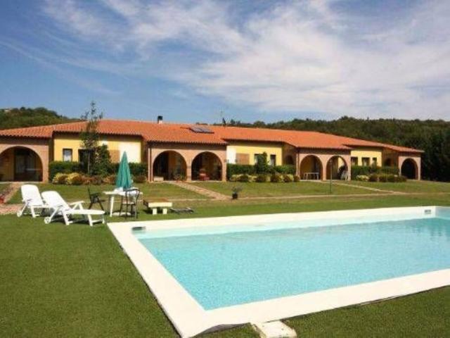 Proprietà rustica in vendita di 680 m²