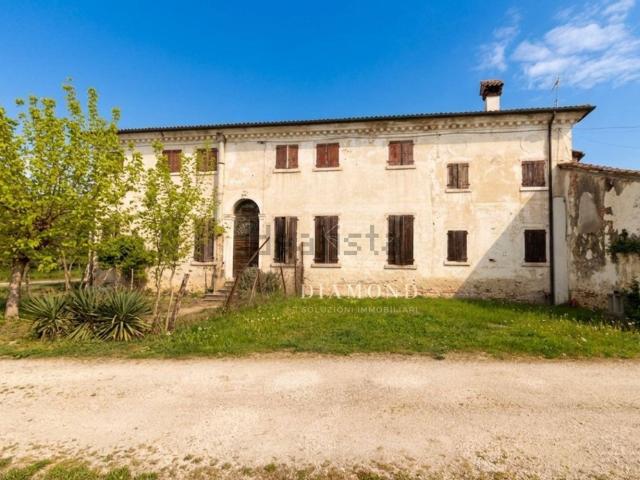 Proprietà rustica in vendita di 600 m² in Via Cà Giupponi