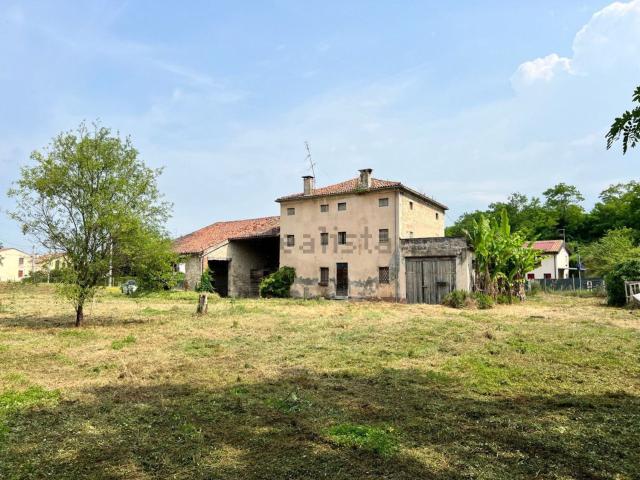 Proprietà rustica in vendita di 600 m² in Via Roma