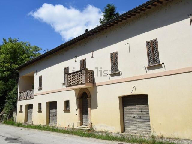 Proprietà rustica in vendita di 707 m² in Via Roma