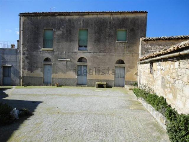 Proprietà rustica in vendita di 718 m²