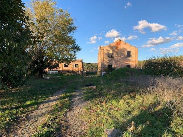 Proprietà rustica in vendita di 880 m² in Via Valle