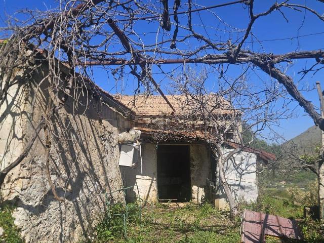 Proprietà rustica in vendita di 945 m² in Via Montecristo