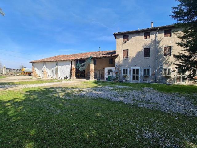 Proprietà rustica in vendita di 987 m² in Via delle Salette, 8