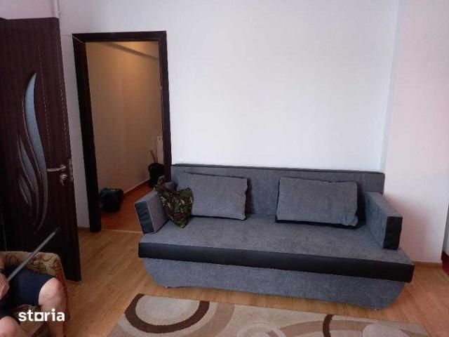 Proprietar ofer la inchirie apartament 2 camere la 80 m de metrou
