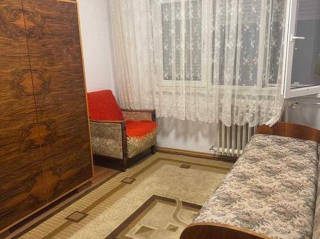 Proprietar ofer spre inchiriere apartament cu 3 camere