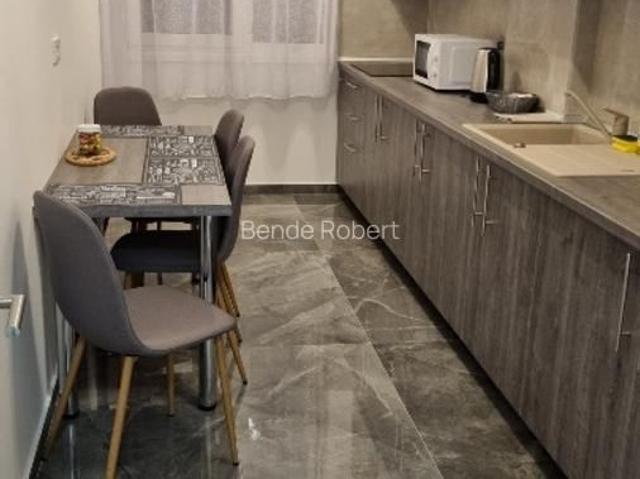 Proprietar ofer spre inchiriere garsoniera noua