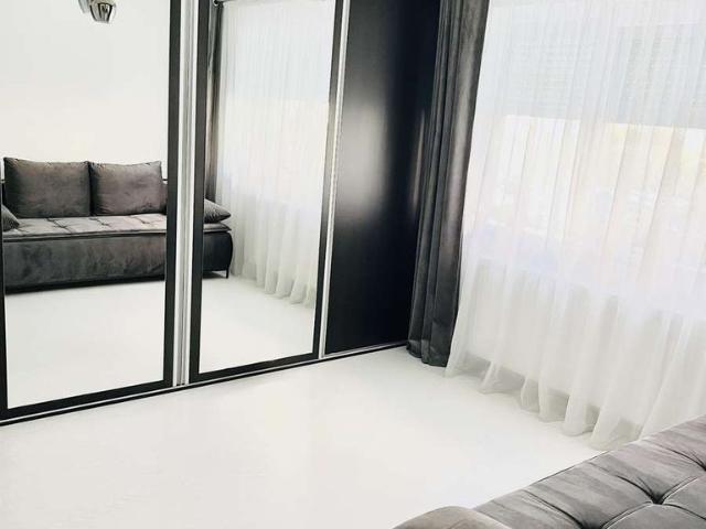 Proprietar Apartament 3 camere mobilat/utilat + loc parcare Turnisor