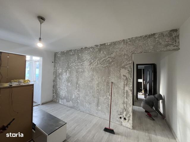 Proprietar, apartament 3 camere semidecomandat craiovita nouă