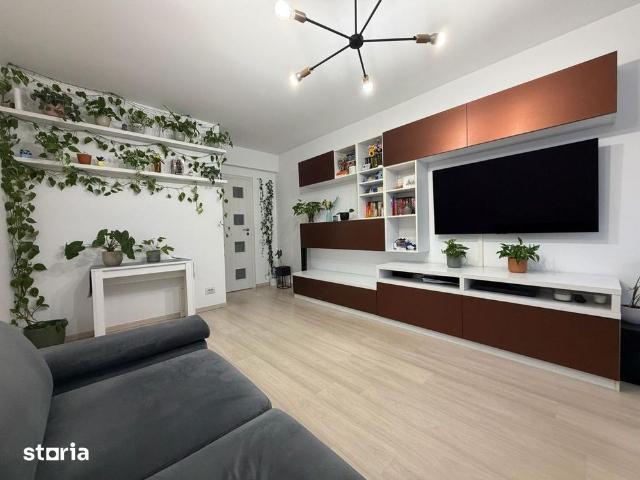 Proprietar: Apartament 3 camere + parcare, Aparatorii Patriei, 800 EUR
